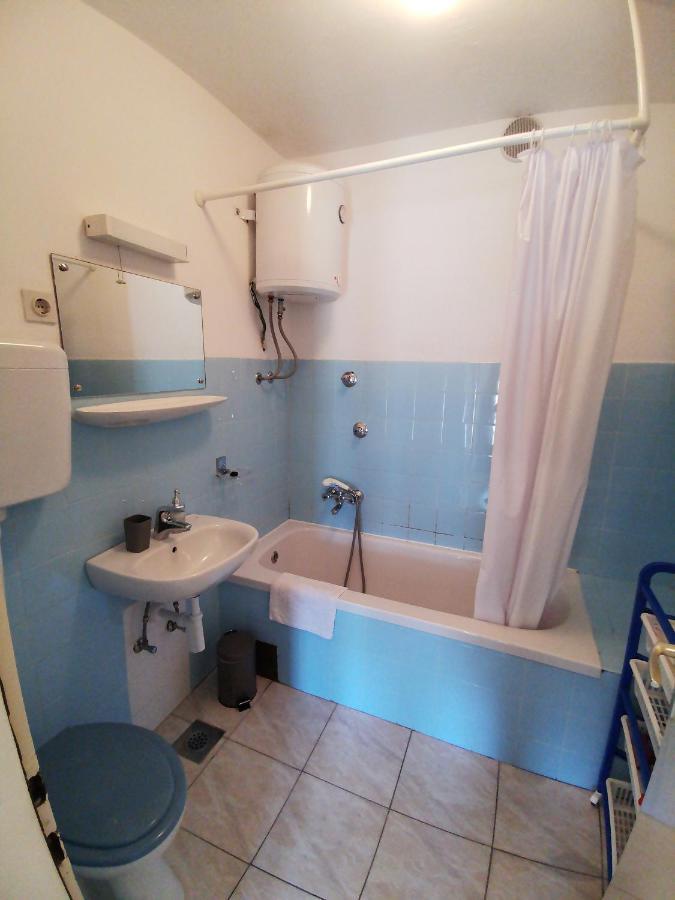 Room Dobrenka ฮวาร์ ภายนอก รูปภาพ